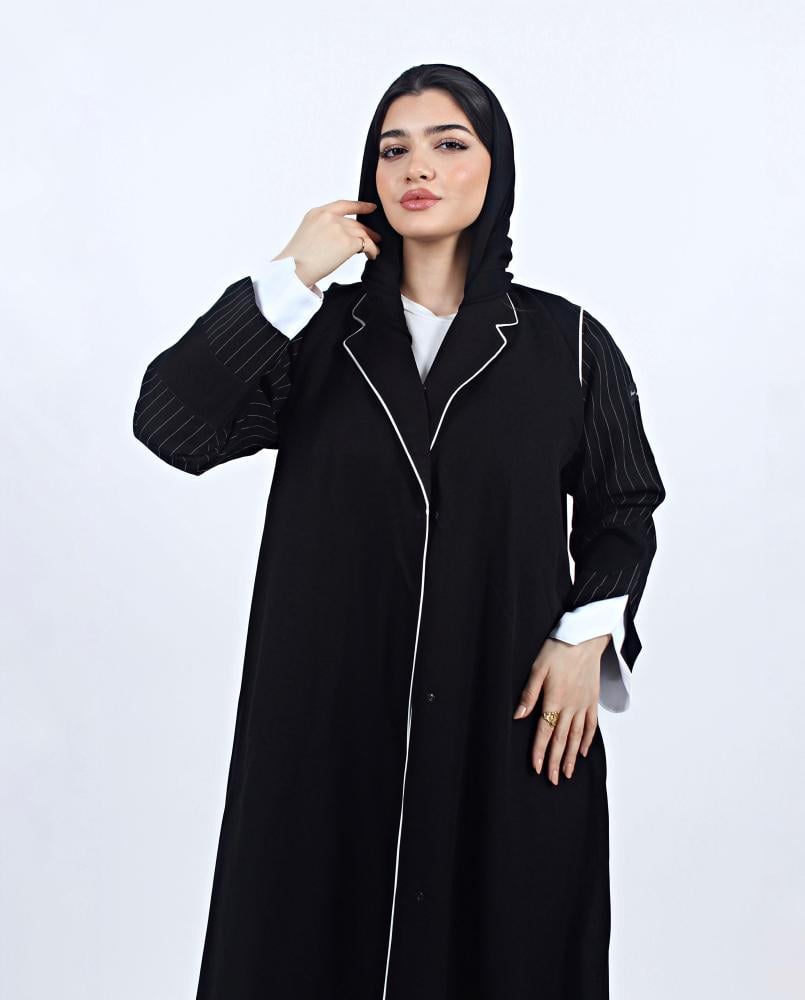 عبايات سوداء خروج